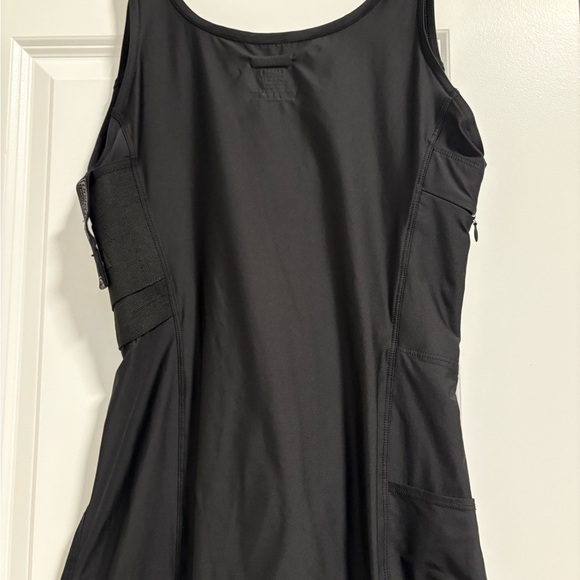Like New, UnderTech Undercover Ladies Black Tank, Size Large - Picture 3 of 6